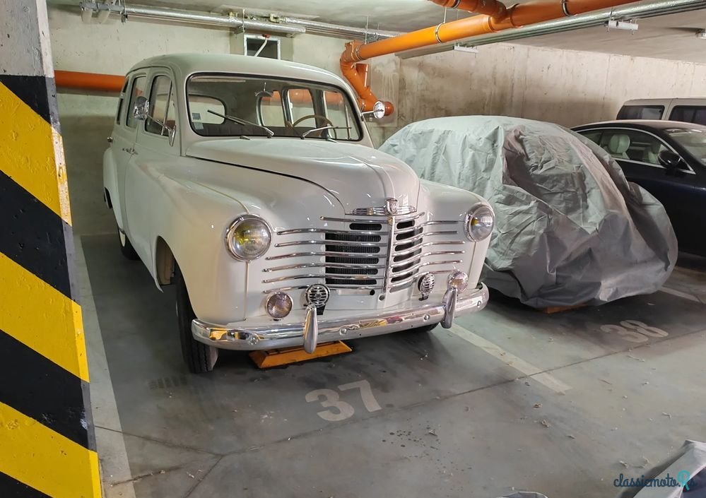 1952' Renault Colorale photo #2