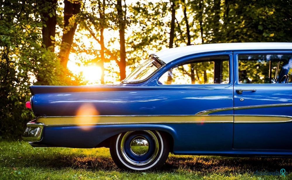 1958' Ford Custom Tudoor Sedan photo #4