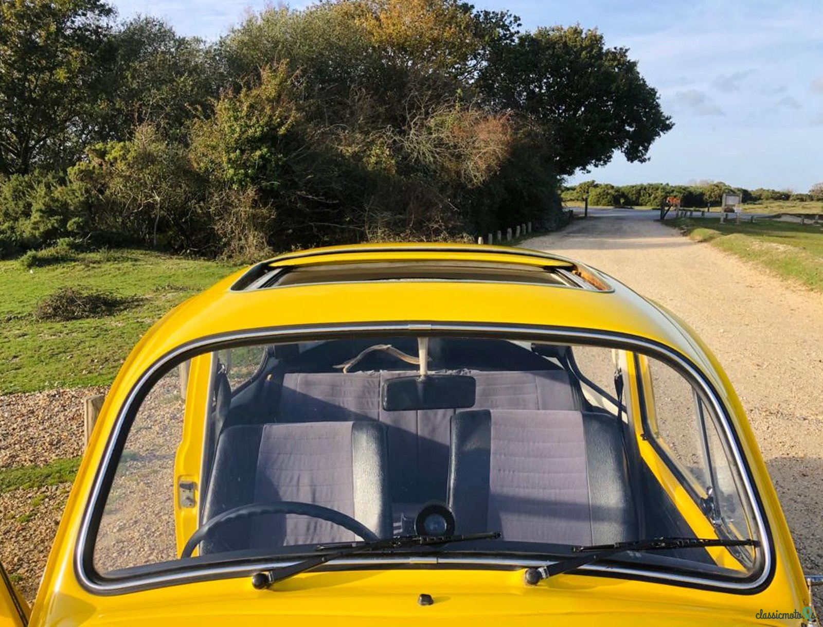 1975' Volkswagen Beetle photo #5