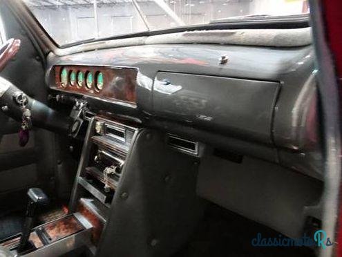 1946' Ford Deluxe Super Deluxe Sedan photo #5