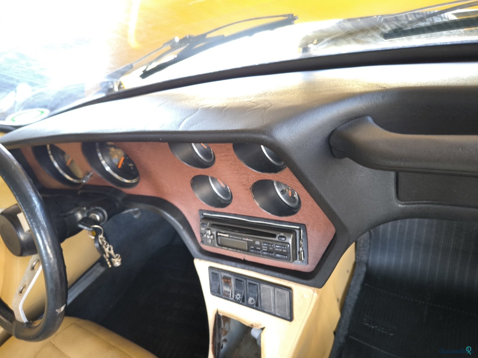 1974' Volkswagen SP2 photo #2