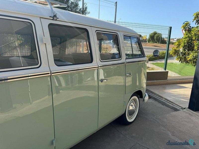 1968' Volkswagen Type 2 photo #4