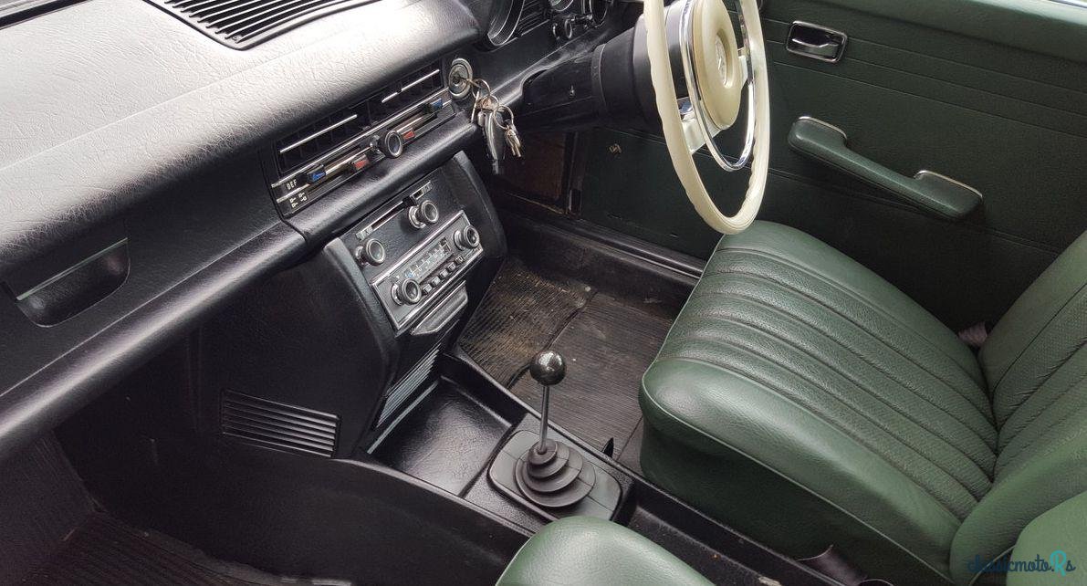 1969' Mercedes-Benz 220 photo #3