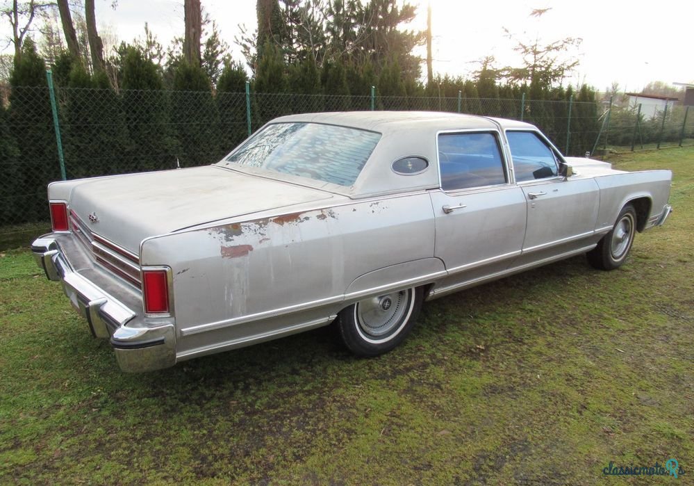 1977' Lincoln Continental photo #3