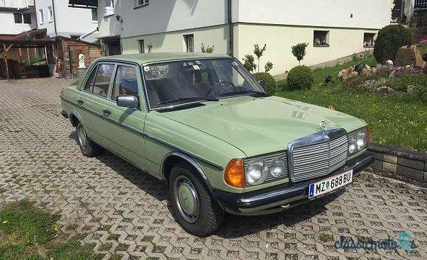 1979' Mercedes-Benz 240 photo #1