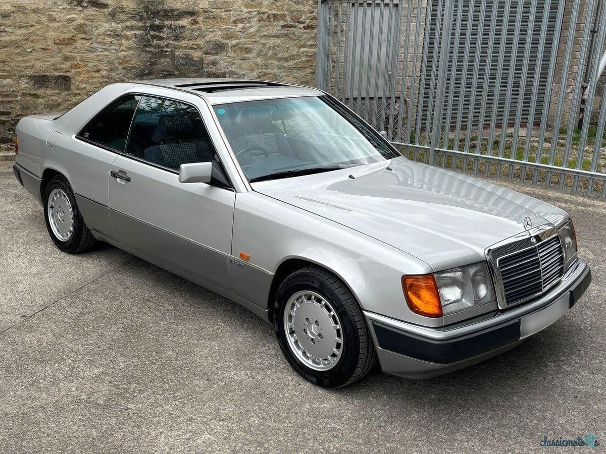 1990' Mercedes-Benz 230 photo #1