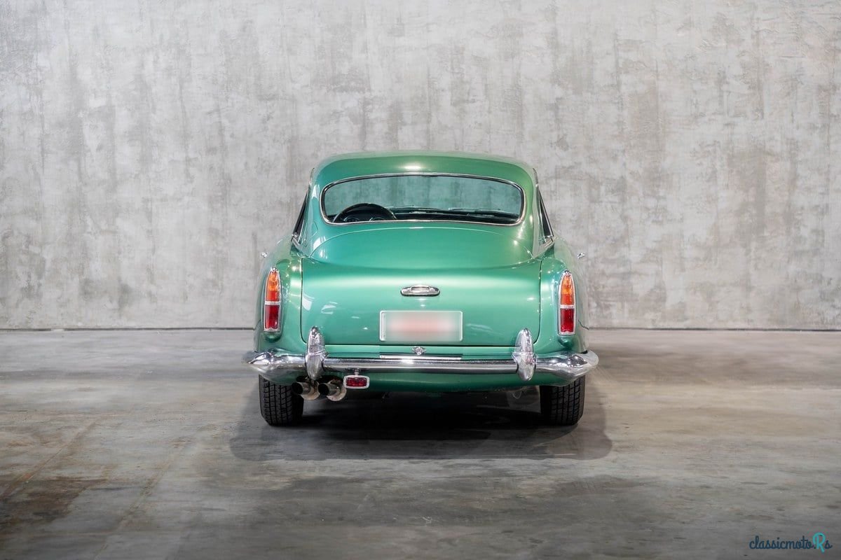 1960' Aston Martin DB4 photo #6