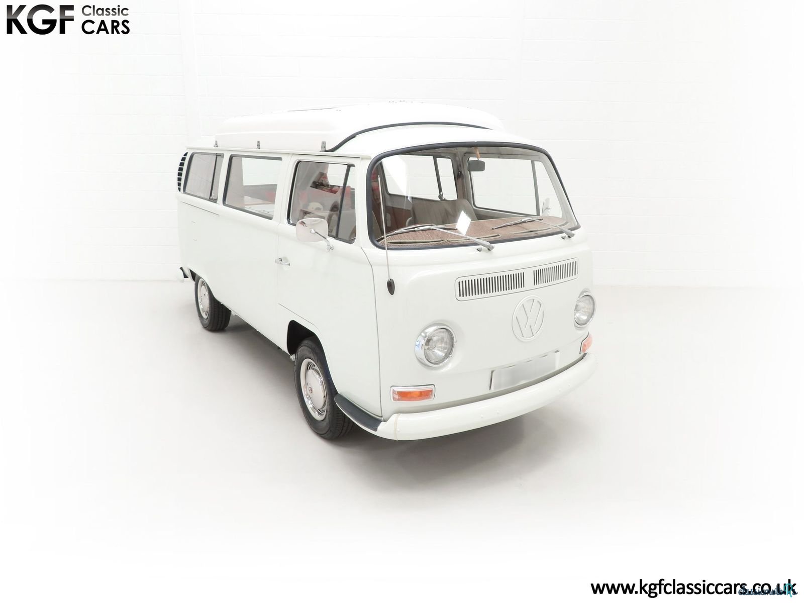 1971' Volkswagen T2 Camper photo #2