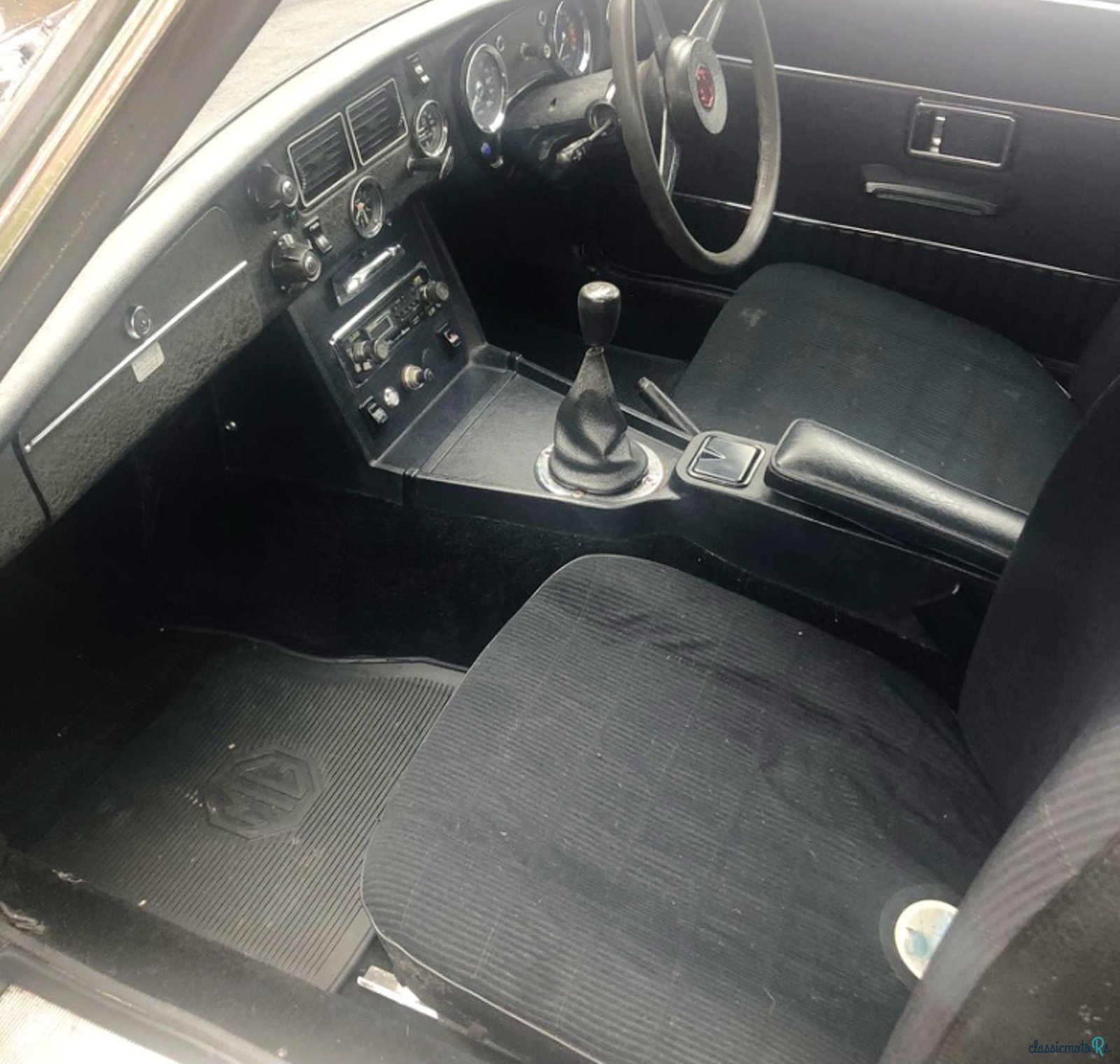 1975' MG Mgb Gt photo #6