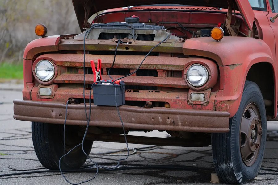 Ma voiture ancienne ne démarre pas : que faire ? Les 3 scénarios !