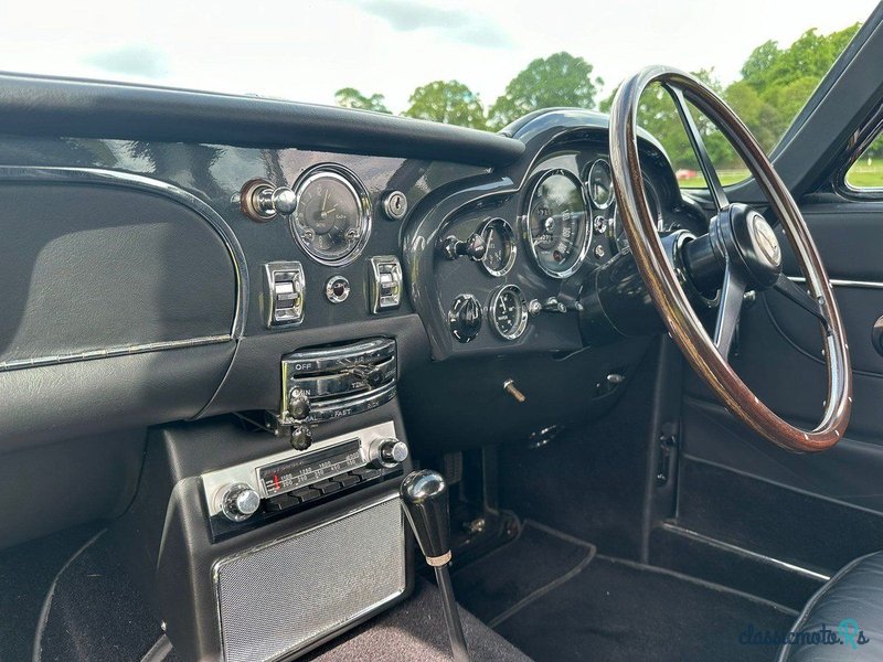 1965' Aston Martin DB6 photo #6