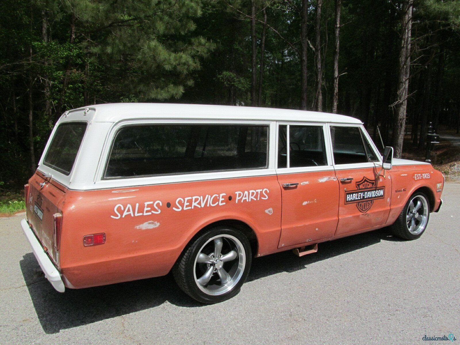 1972' Chevrolet Suburban photo #6