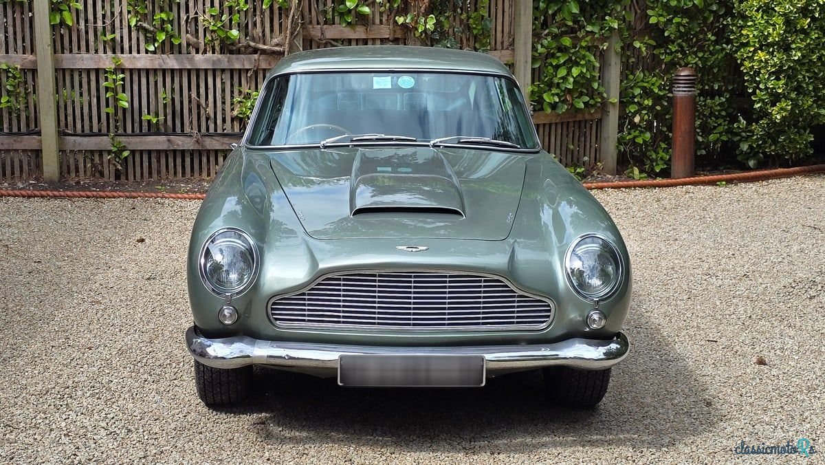 1965' Aston Martin DB5 photo #2