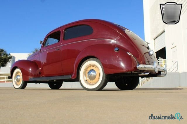 1940' Ford Deluxe photo #4