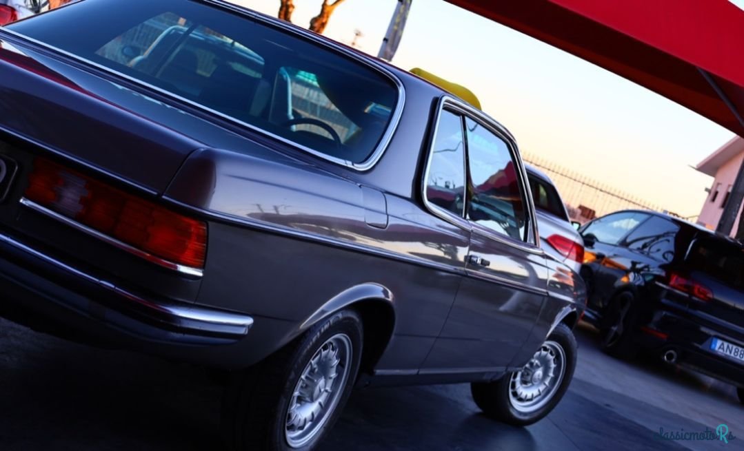 1977' Mercedes-Benz 280 photo #2