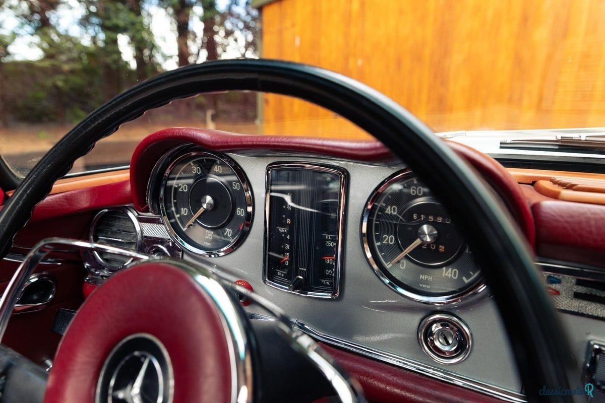 1967' Mercedes-Benz 250 photo #6