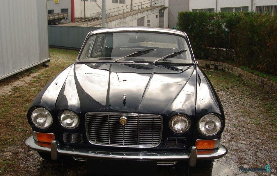 1970' Jaguar XJ6 photo #3