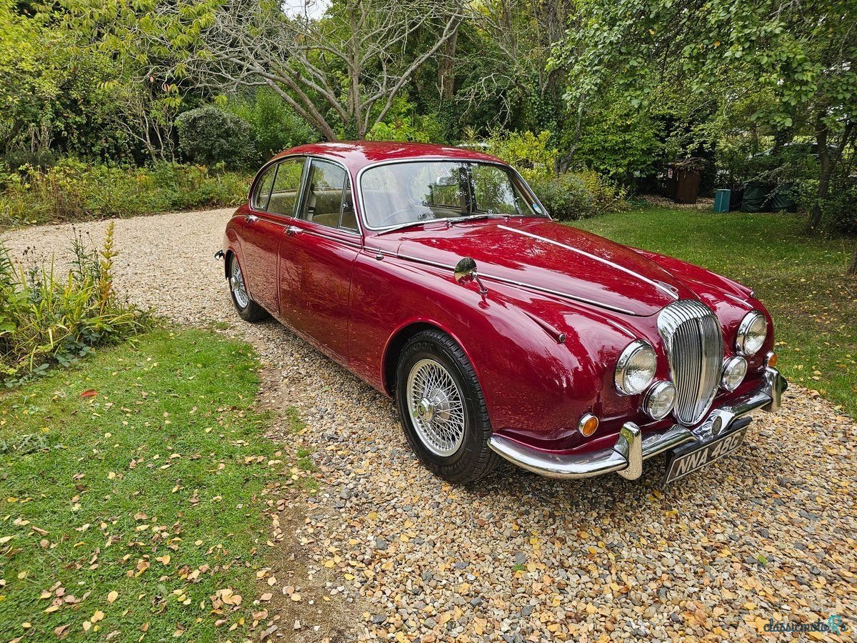 1969' Daimler 250 V8 photo #1