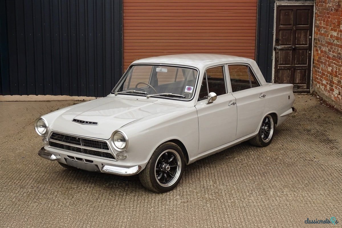 1963' Ford Cortina photo #1
