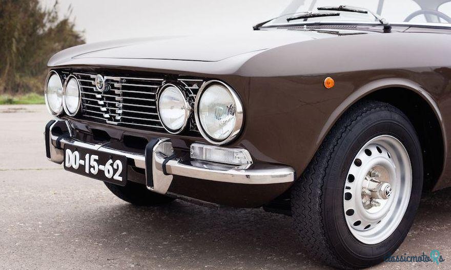 1975' Alfa Romeo Gtv 2000 photo #1