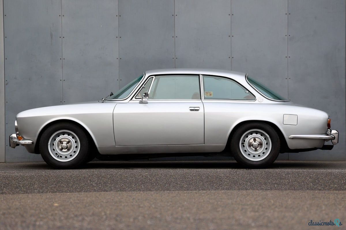 1975' Alfa Romeo Gtv 2000 photo #5