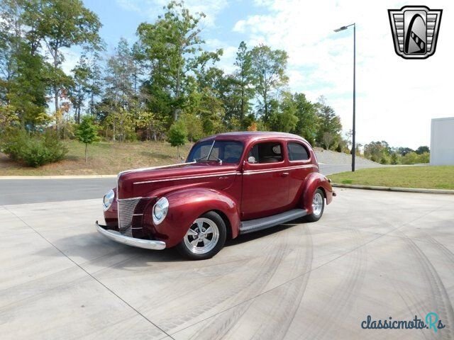 1940' Ford Deluxe photo #2