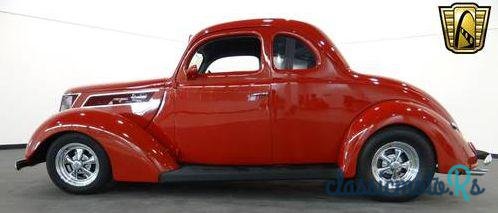 1937' Ford Coupe photo #2
