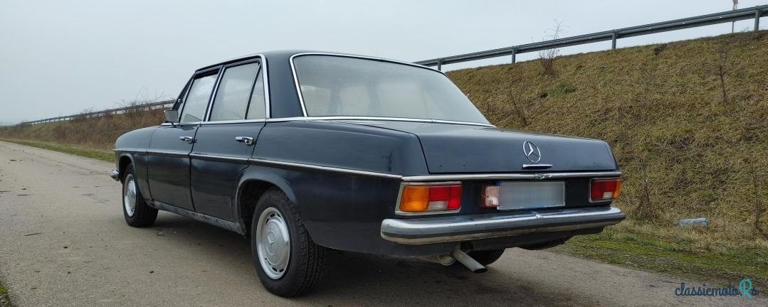 1970' Mercedes-Benz 200 W115 photo #5