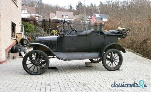 1917' Ford Model T Touring photo #2