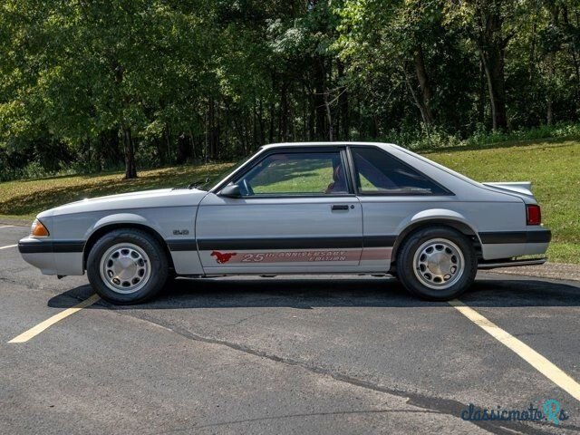 1989' Ford Mustang photo #3