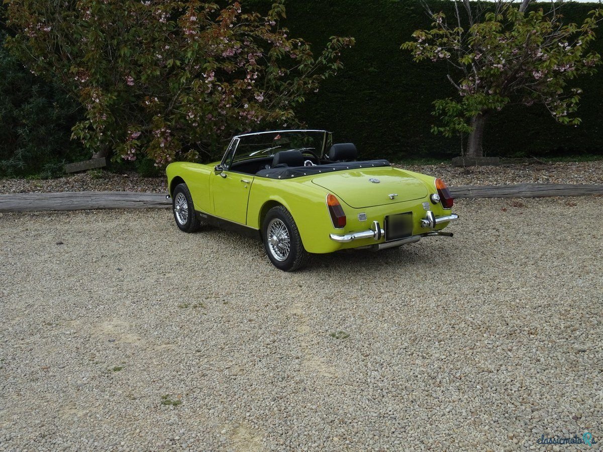 1974' MG Midget photo #5