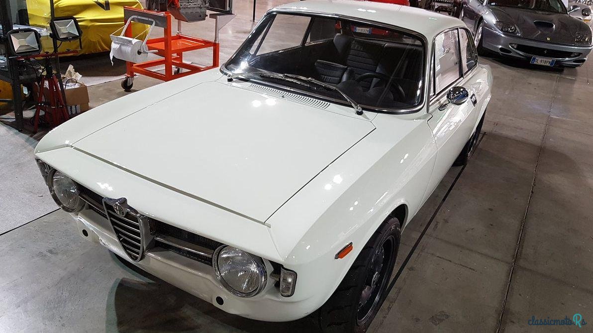 1970' Alfa Romeo Gt Junior 1.300 photo #1