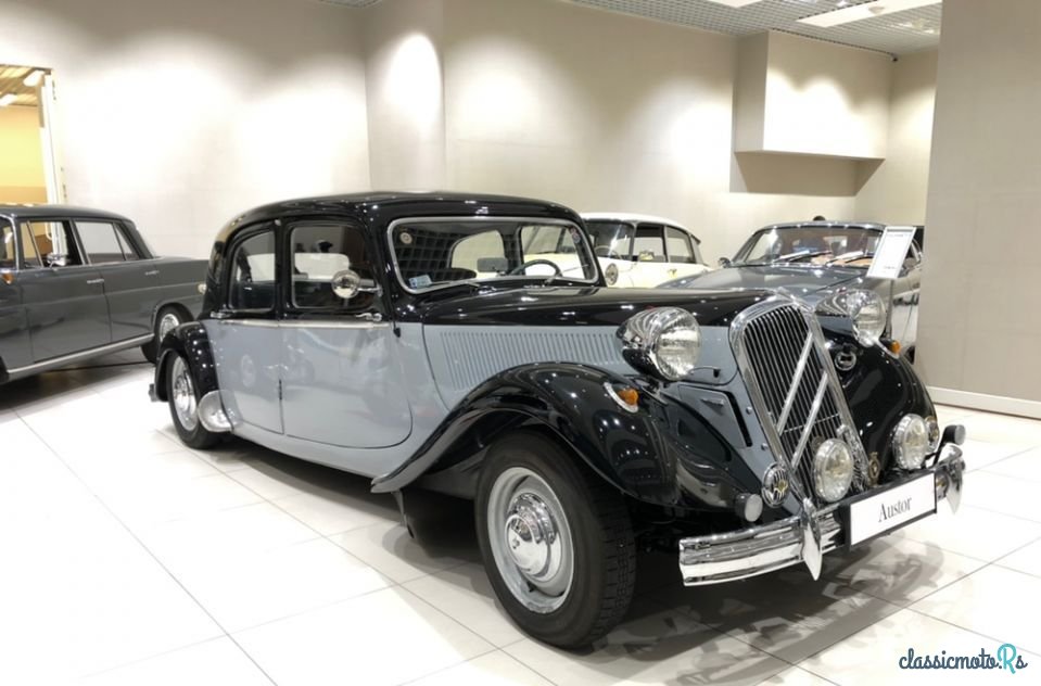 1955' Citroen Traction Avant photo #4