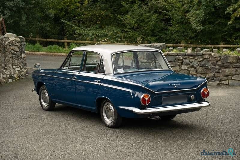 1964' Ford Cortina photo #4
