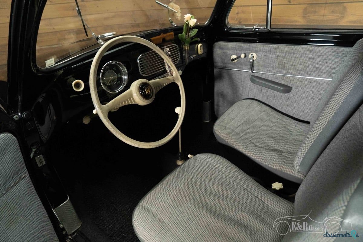 1952' Volkswagen Beetle photo #2