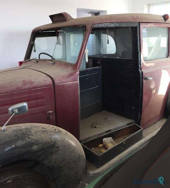 1947' Austin photo #4