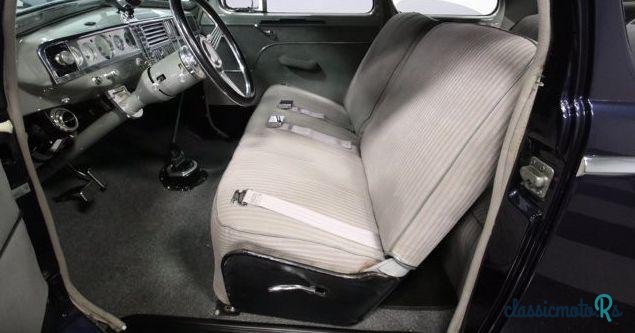 1947' Plymouth Special Deluxe photo #3