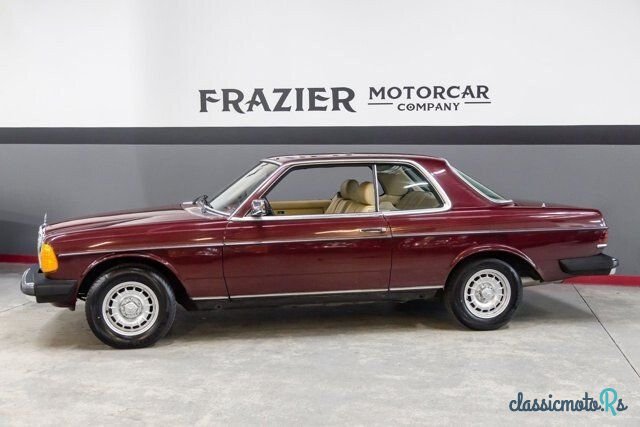 1985' Mercedes-Benz 300CD photo #2