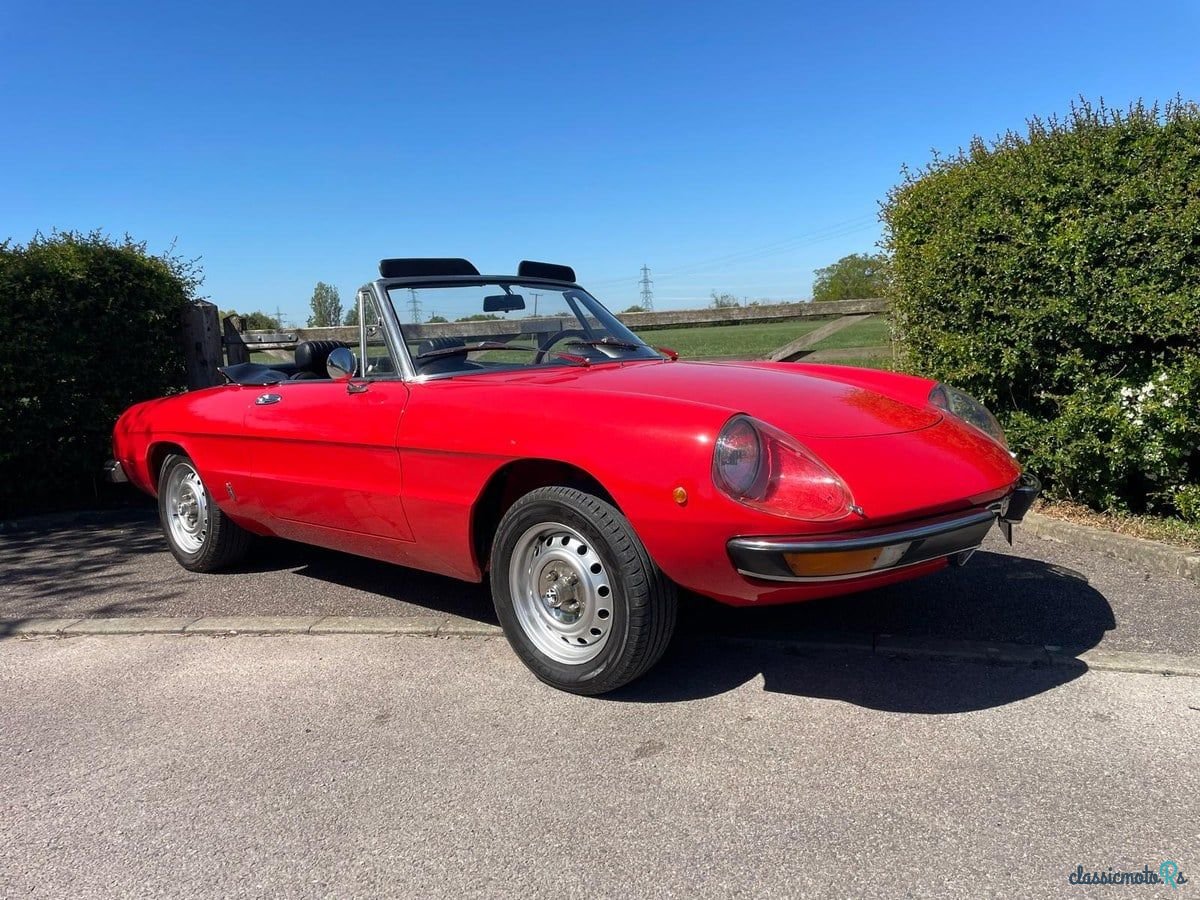 1972' Alfa Romeo Spider (Duetto) photo #2