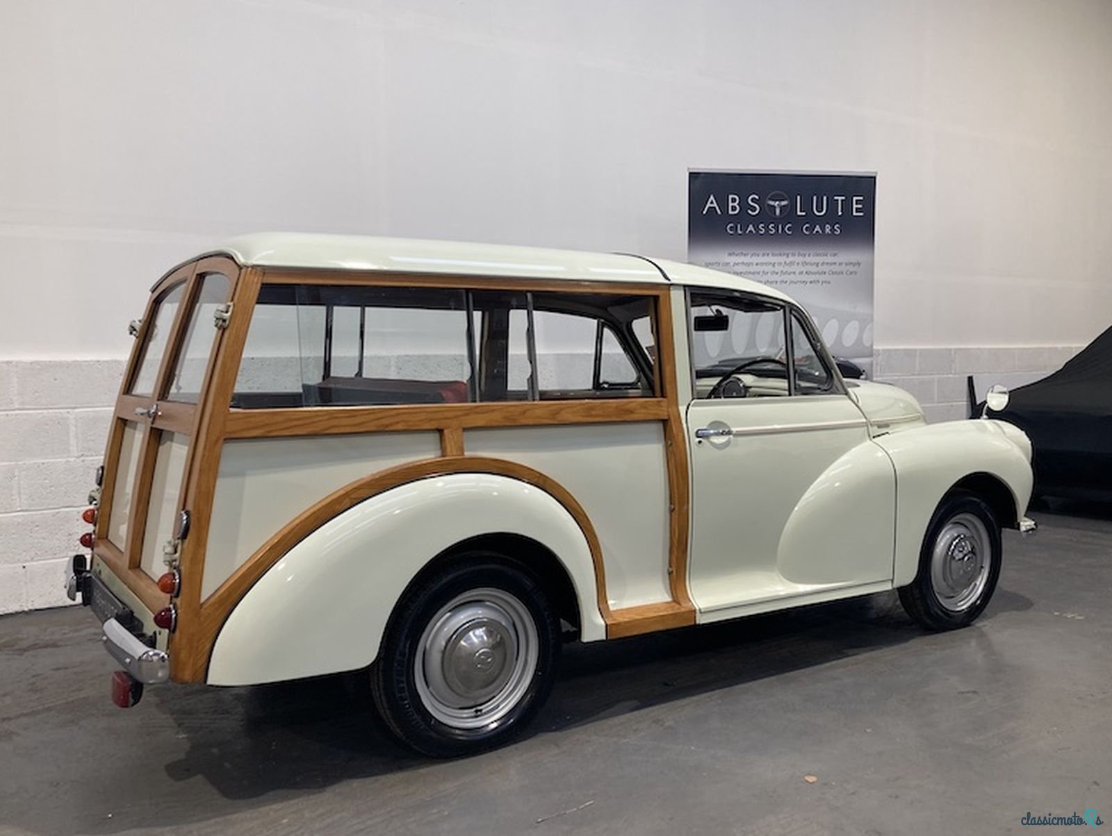 1971' Morris Minor Traveller photo #2