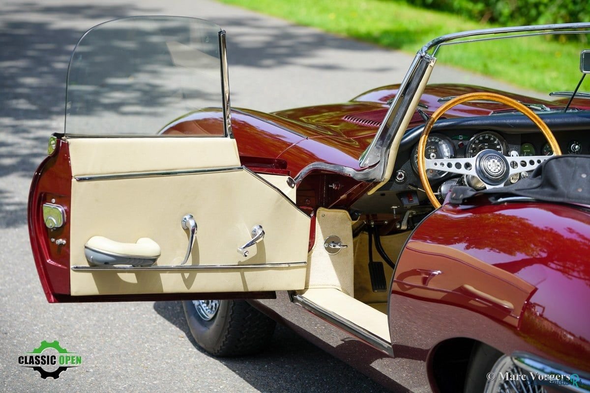 1964' Jaguar E-Type photo #4