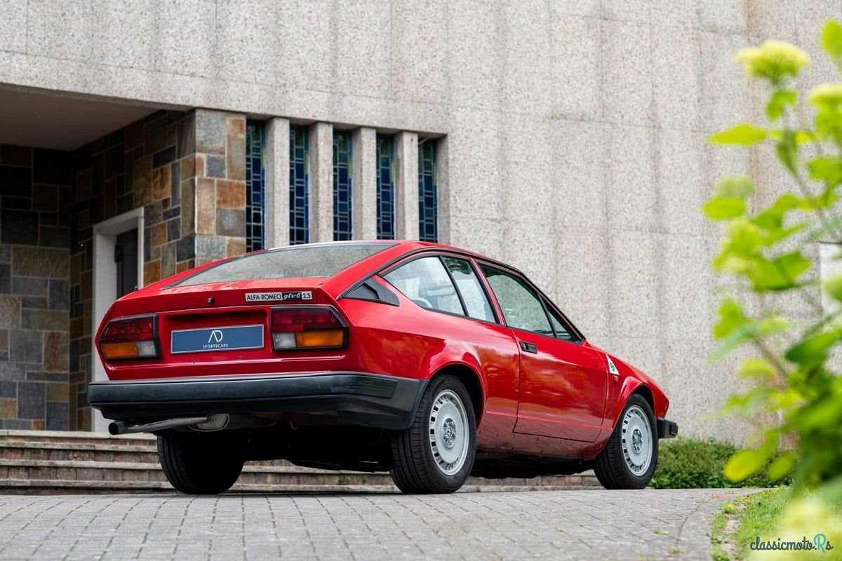 1982' Alfa Romeo GTV photo #3