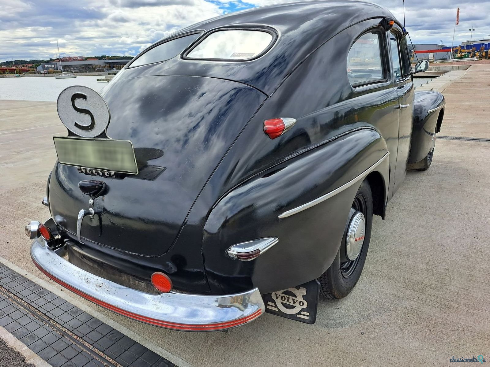 1947' Volvo PV 444 photo #4