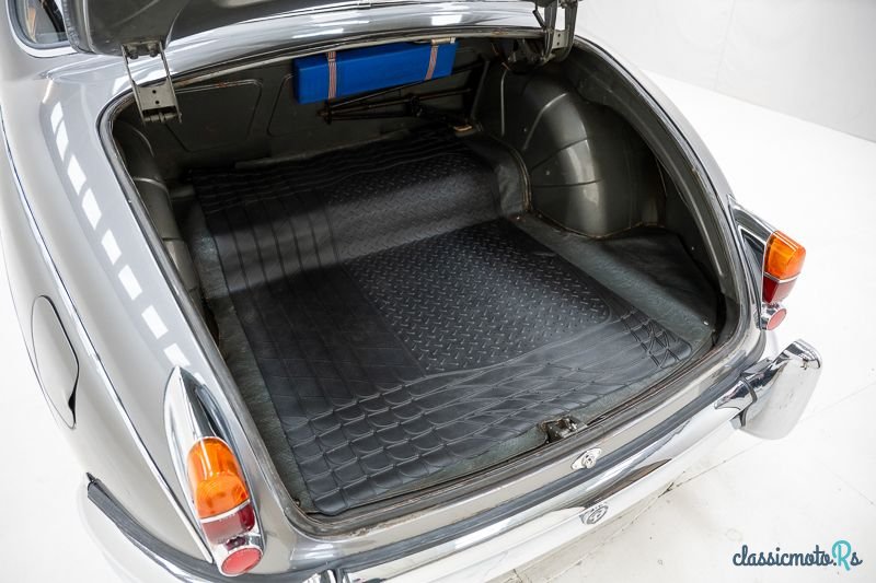 1965' Daimler V8 250 '65 CH358bw photo #7