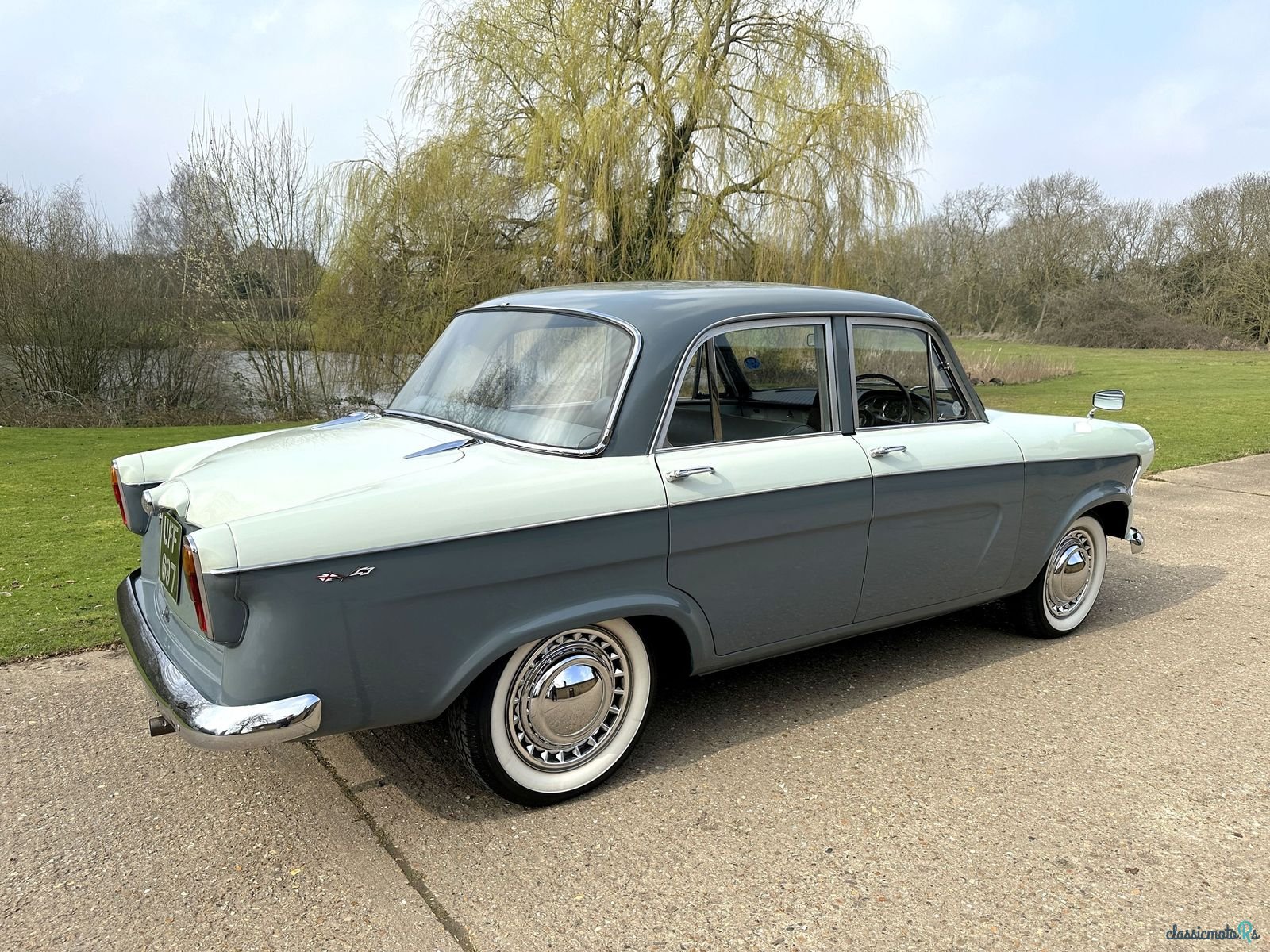 1963' Standard Vanguard photo #4