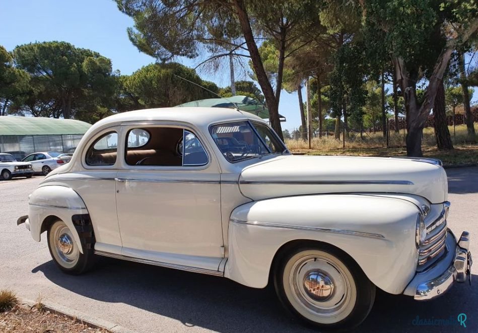 1947' Ford V8 Berline photo #3