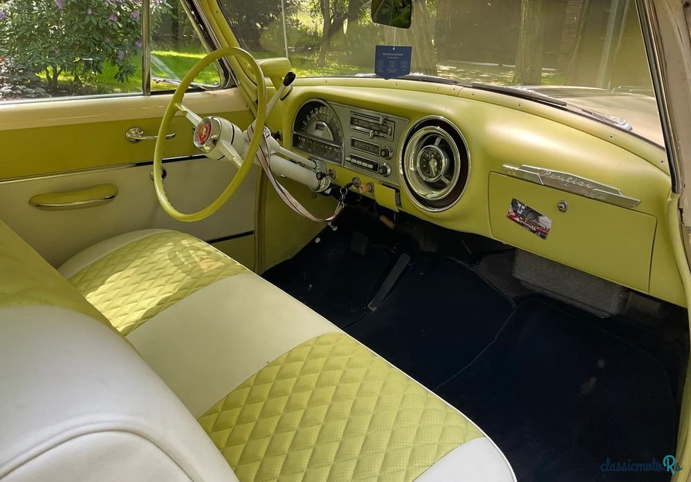 1953' Pontiac Laurentian photo #6