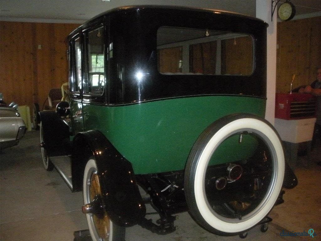 1920' Oldsmobile Model 37 photo #3