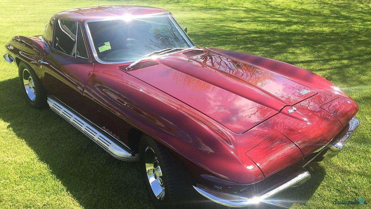 1967' Chevrolet Corvette photo #2