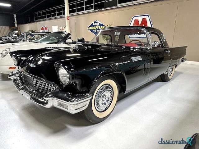 1957' Ford Thunderbird photo #1